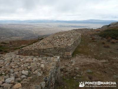 La sierra de Paramera - Castillo de Manqueospese / Aunqueospese - Castro Celta de Ulaca; menorca sen